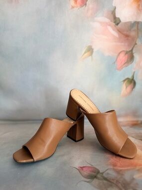 Adrienne Vittadini Camel Tan Open-Toe Block Heel Mules
